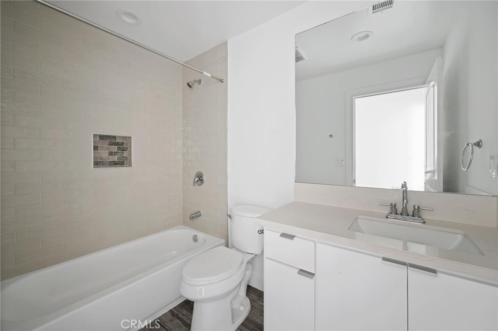 532 W Vernon Avenue