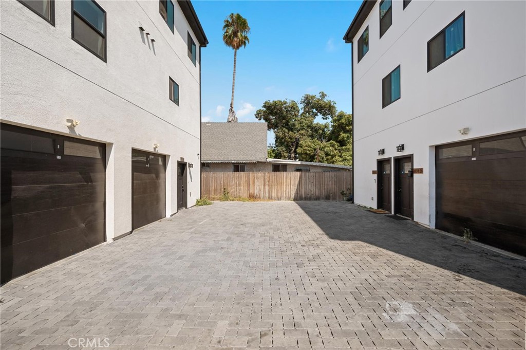 532 W Vernon Avenue