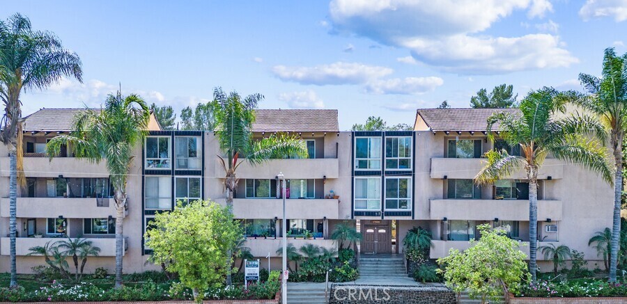 17000 Burbank Boulevard 304