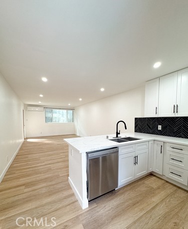 17000 Burbank Boulevard 304
