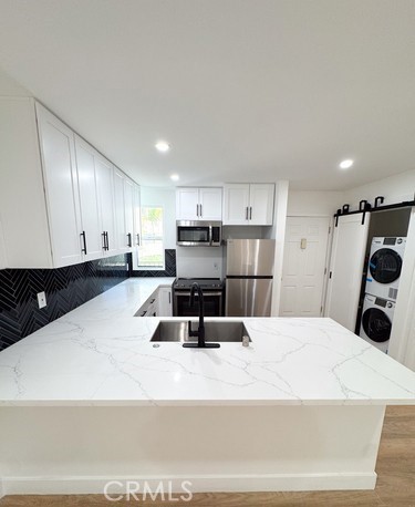 17000 Burbank Boulevard 304