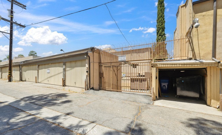 17000 Burbank Boulevard 213