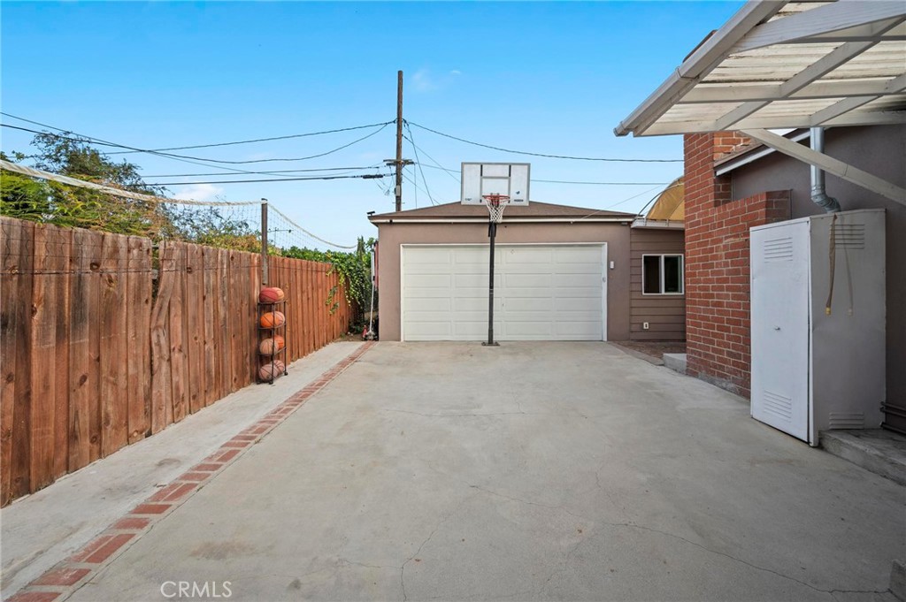 2072 Redondo Beach Boulevard