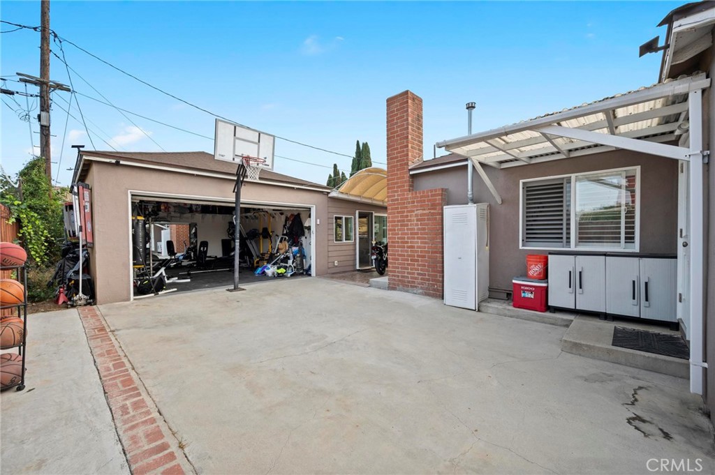 2072 Redondo Beach Boulevard