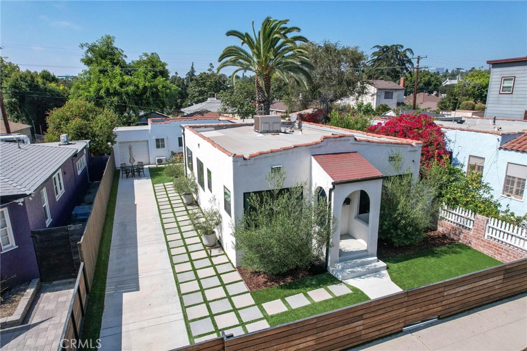 3345 Oakhurst Avenue