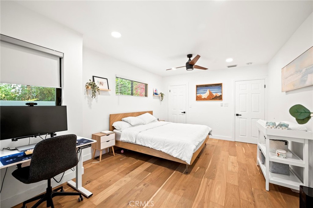 3345 Oakhurst Avenue