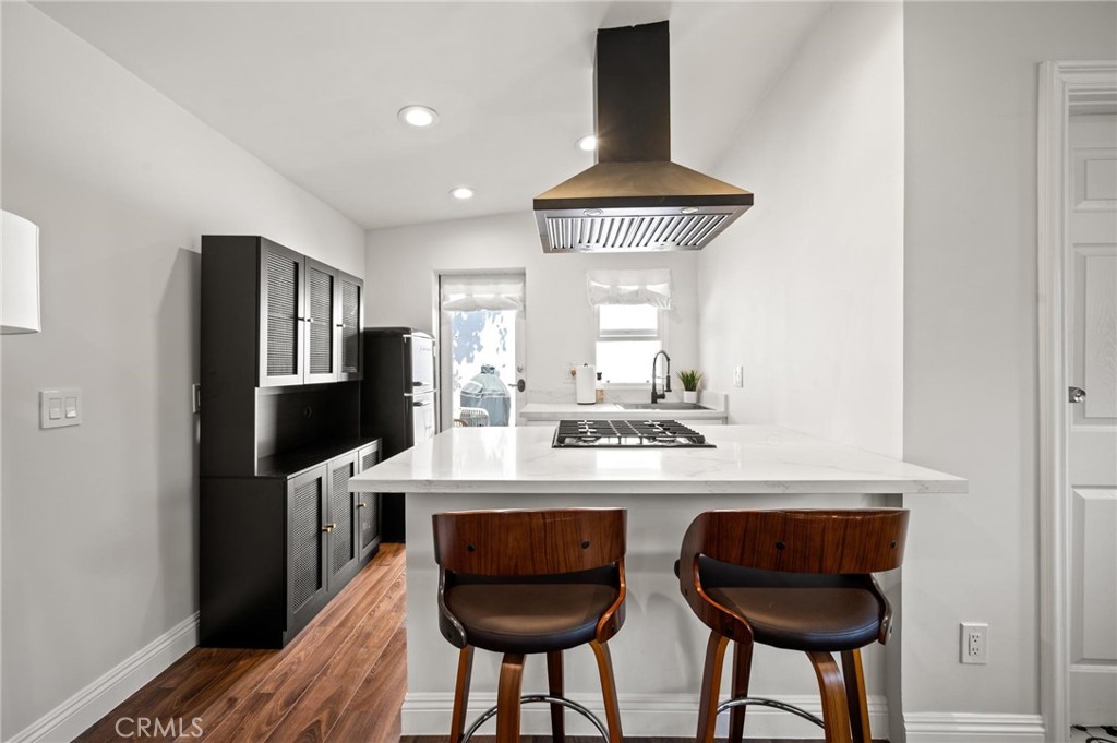 3345 Oakhurst Avenue