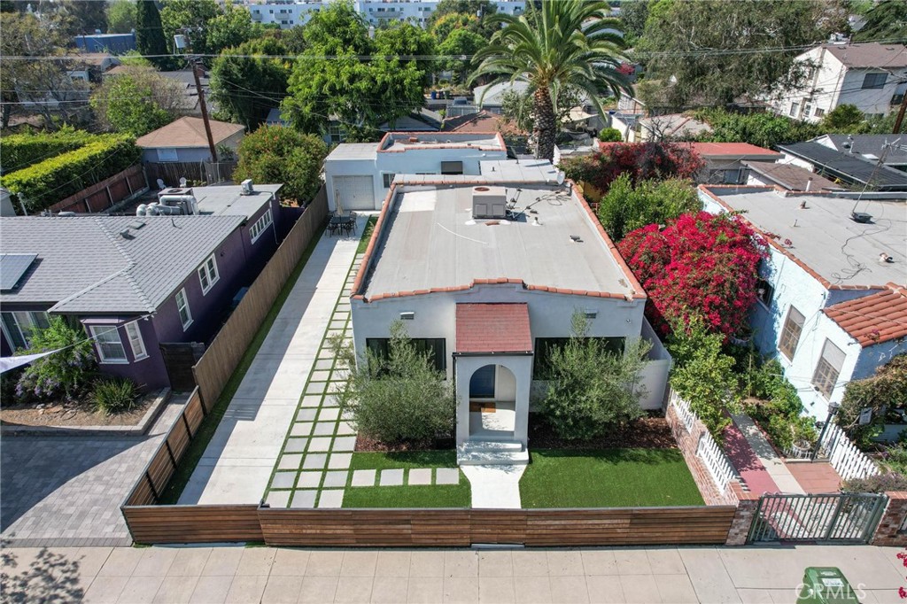 3345 Oakhurst Avenue