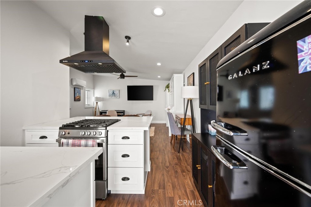 3345 Oakhurst Avenue