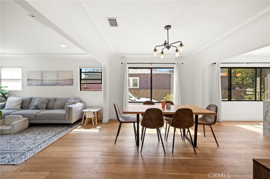 3345 Oakhurst Avenue