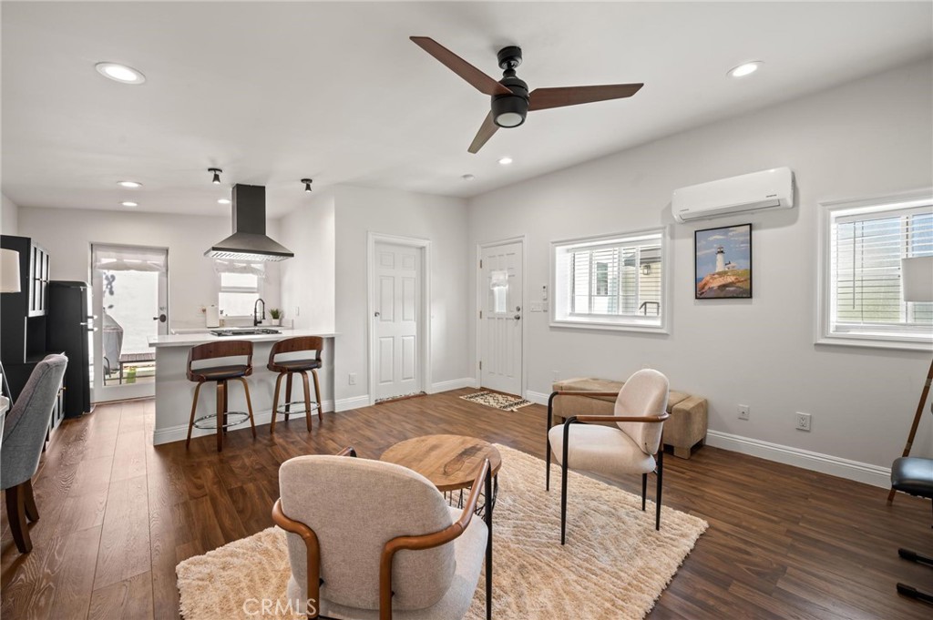 3345 Oakhurst Avenue