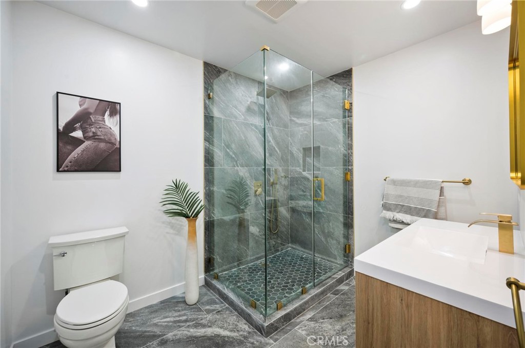 12520 Gilmore Avenue