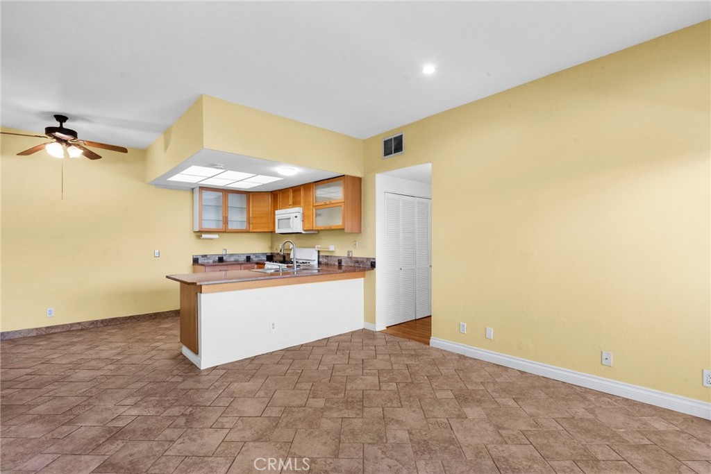 10943 Laurel Canyon Boulevard C10
