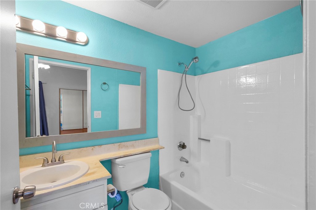10943 Laurel Canyon Boulevard C10