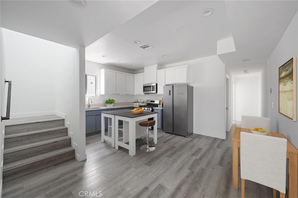 532 W Vernon Avenue