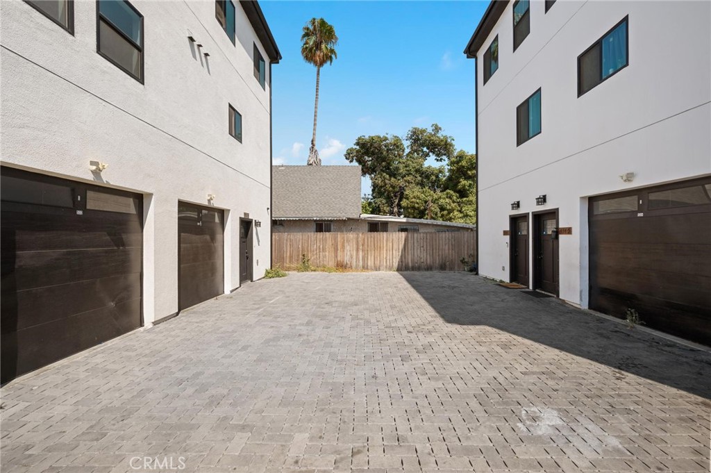 532 W Vernon Avenue