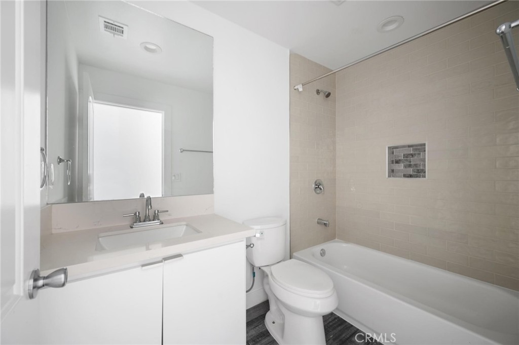 532 W Vernon Avenue