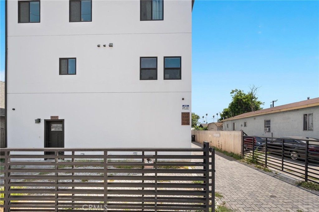 532 W Vernon Avenue