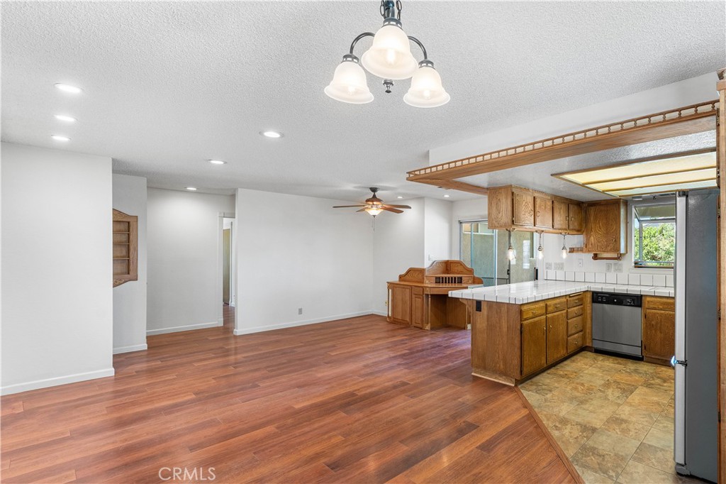 3529 W Avenue J13