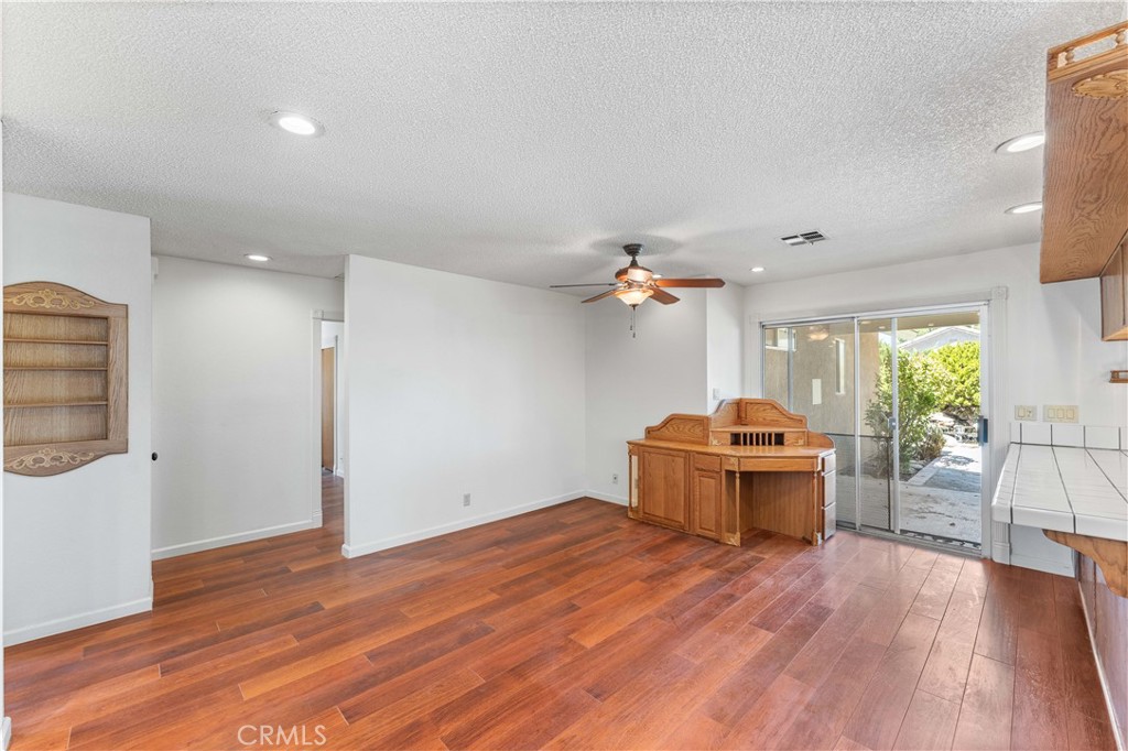 3529 W Avenue J13
