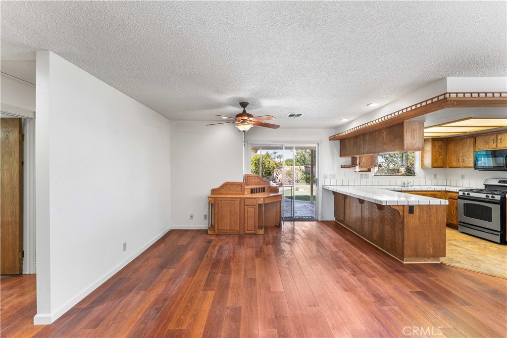 3529 W Avenue J13