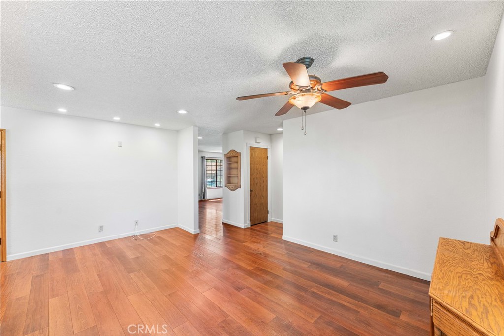 3529 W Avenue J13