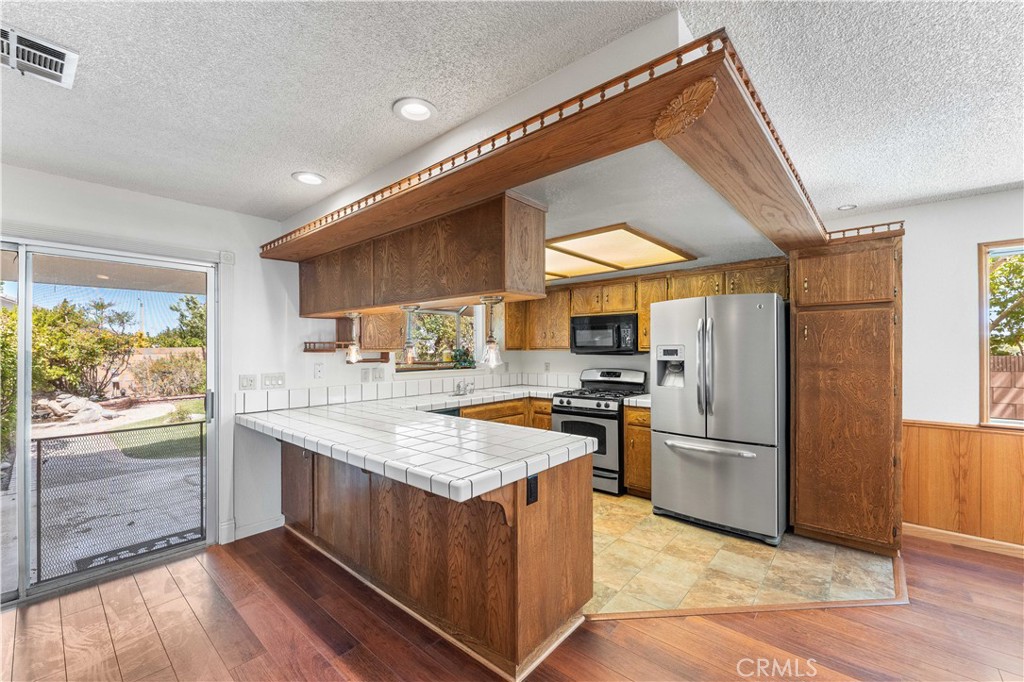 3529 W Avenue J13