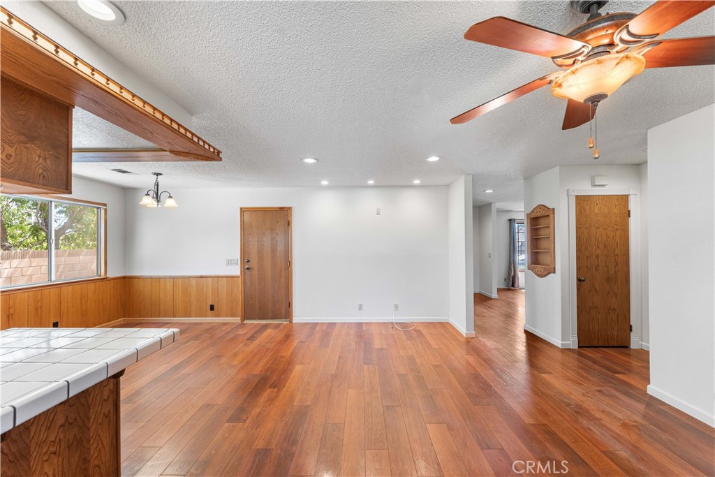 3529 W Avenue J13