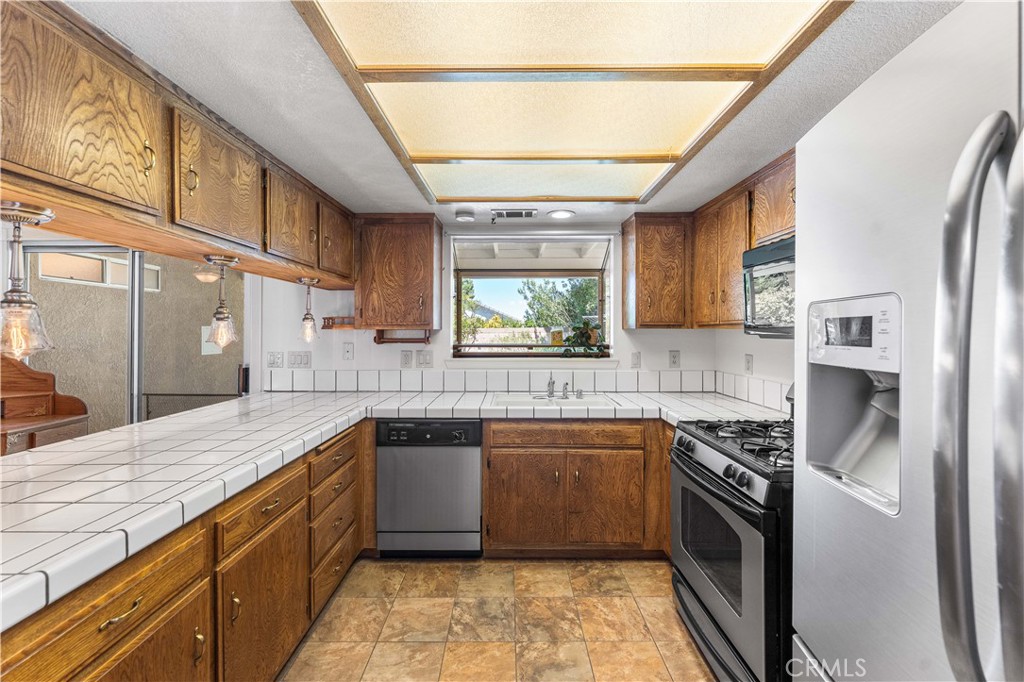 3529 W Avenue J13