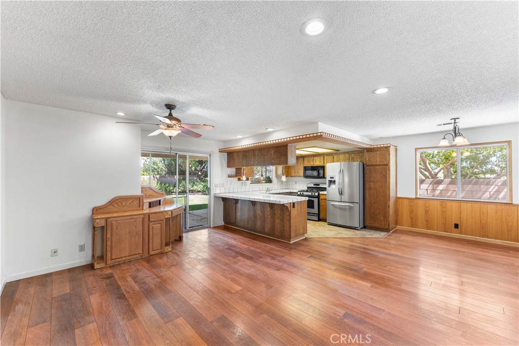 3529 W Avenue J13