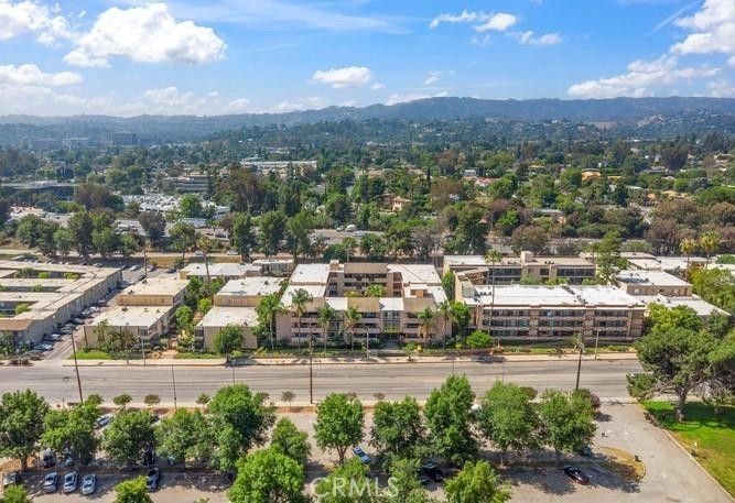 17000 Burbank Boulevard 215