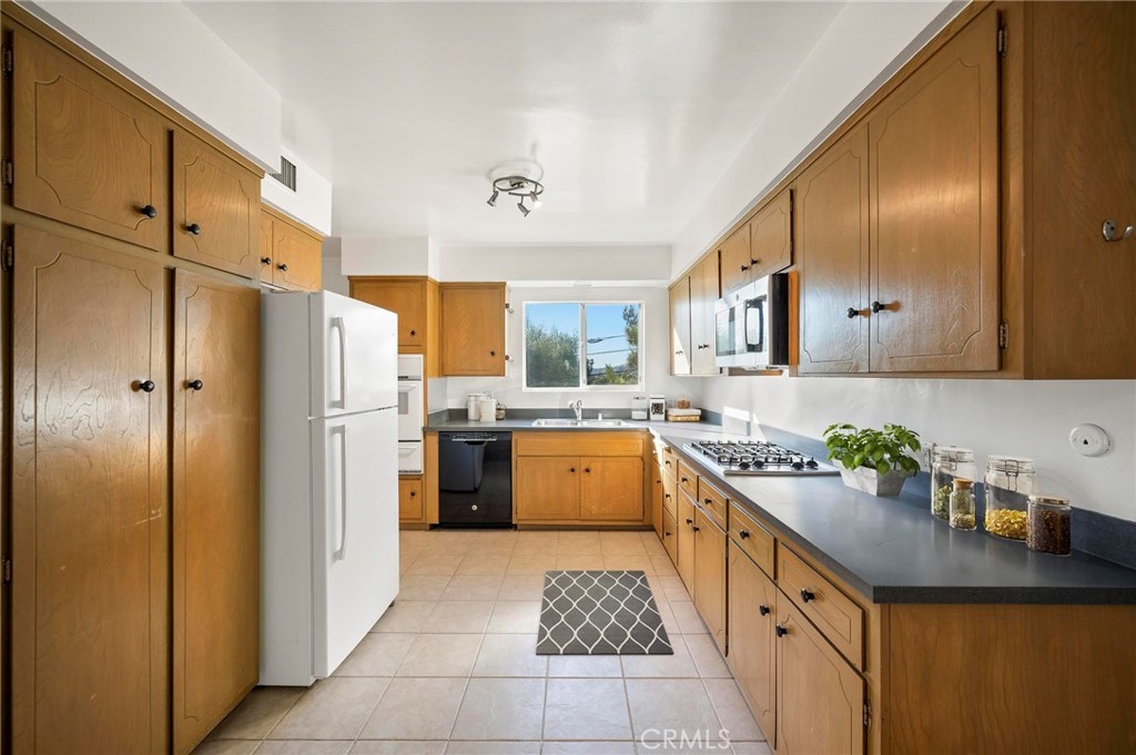 2016 Lemoyne Street