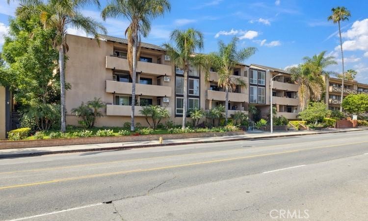 17000 Burbank Boulevard 216