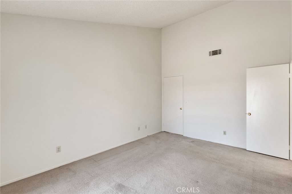 15845 Mossdale