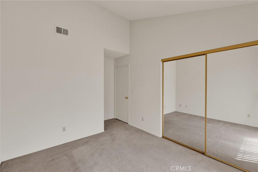 15845 Mossdale