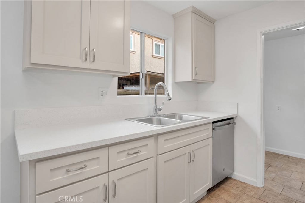 20214 COHASSET ST. UNIT #5
