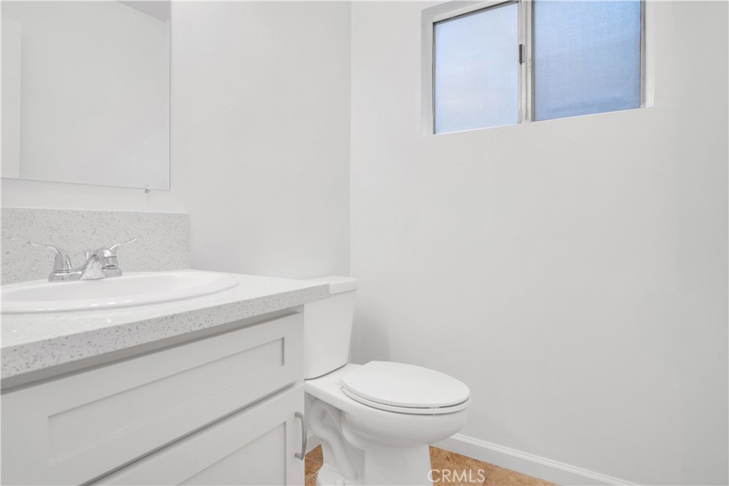20214 COHASSET ST. UNIT #5