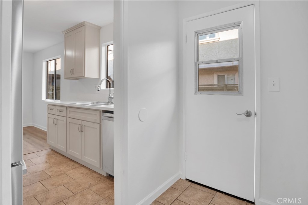 20214 COHASSET ST. UNIT #5