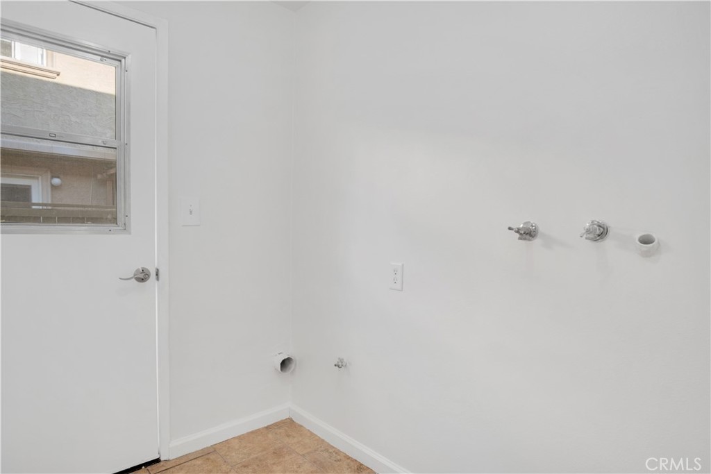 20214 COHASSET ST. UNIT #5