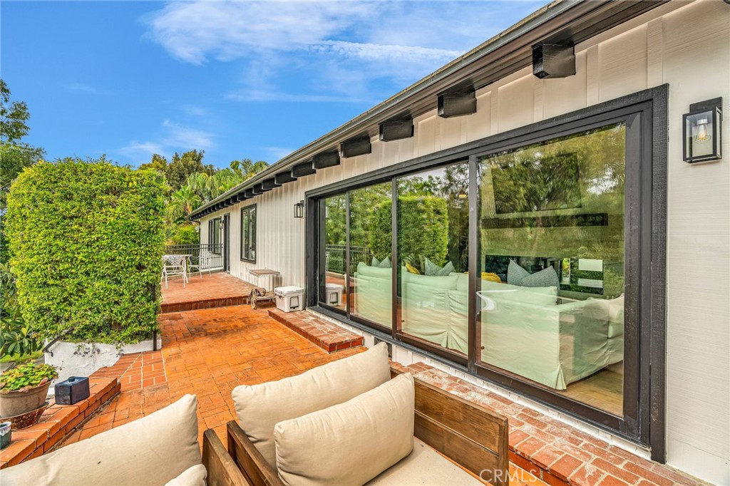 1133 Granvia Altamira