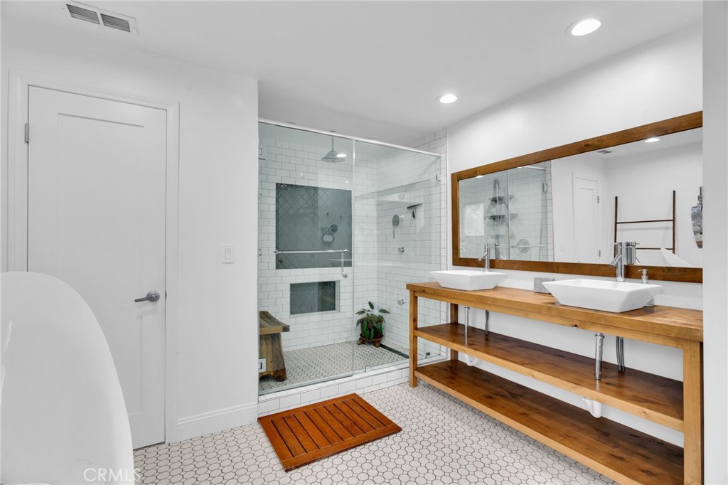 1133 Granvia Altamira