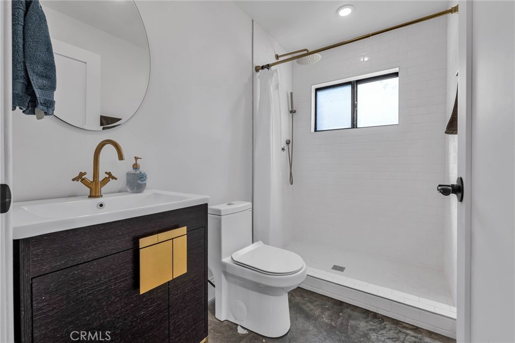 1133 Granvia Altamira