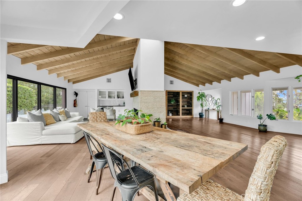 1133 Granvia Altamira