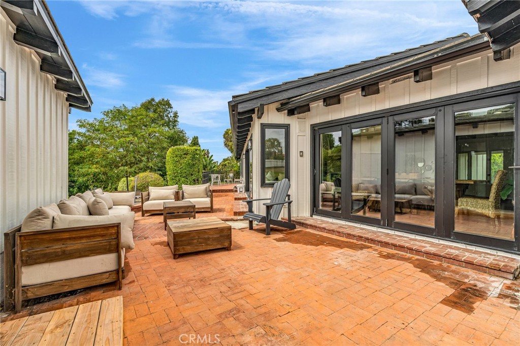 1133 Granvia Altamira