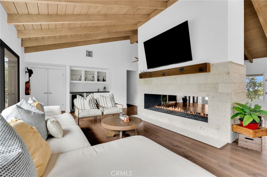 1133 Granvia Altamira