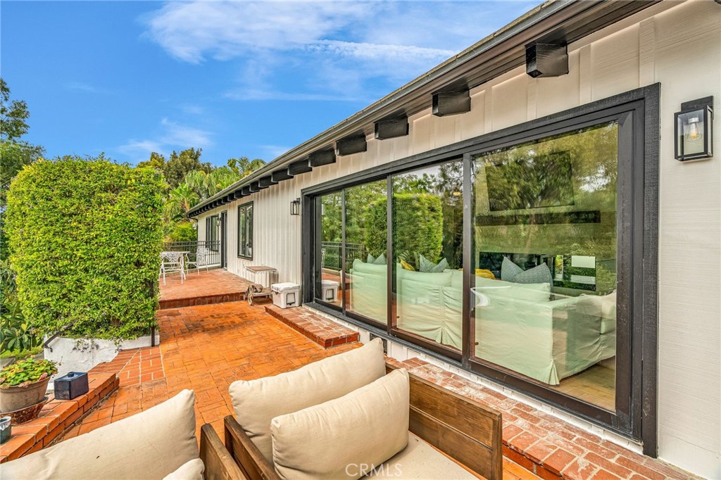 1133 Granvia Altamira