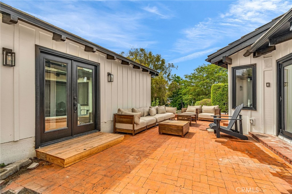 1133 Granvia Altamira