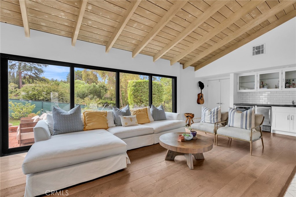 1133 Granvia Altamira