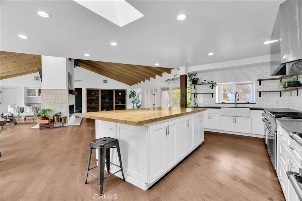 1133 Granvia Altamira