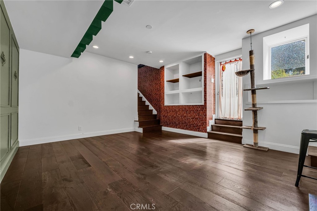 1133 Granvia Altamira